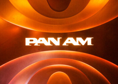 Pan Am Lounge – Leuchte groß